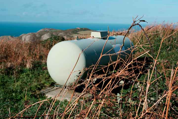 Generator Fuel Types and Tank Sizing for Home, Commercial, and Industrial Applications 8 1propane storage tank in rural location with view o 2026 01 07 23 30 10 utc